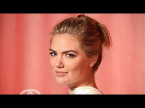 VIDEO : Kate Upton Topless For Swimsuit Issue Cover