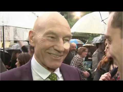 VIDEO : Patrick Stewart Challenges The Avengers