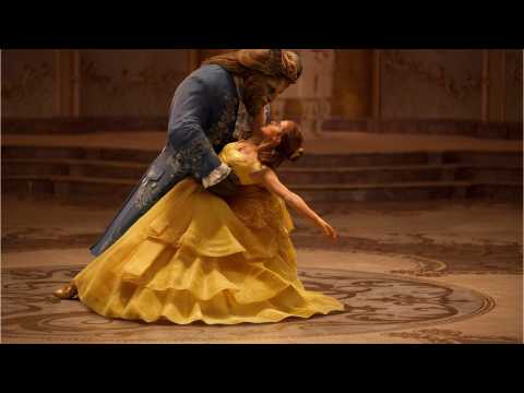 VIDEO : Emma Watson Confronts Beauty and the Beast's 