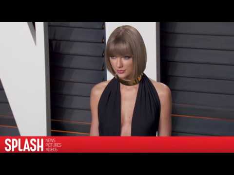 VIDEO : Taylor Swift Gets Slammed for 'Women's March' Tweet