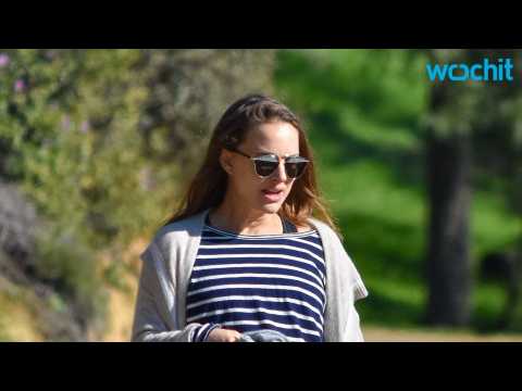 VIDEO : Pregnant Natalie Portman Goes for Hike in Hollywood Hills