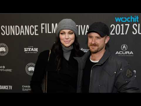 VIDEO : Laura Prepon and Ben Foster Reveal Pregnancy