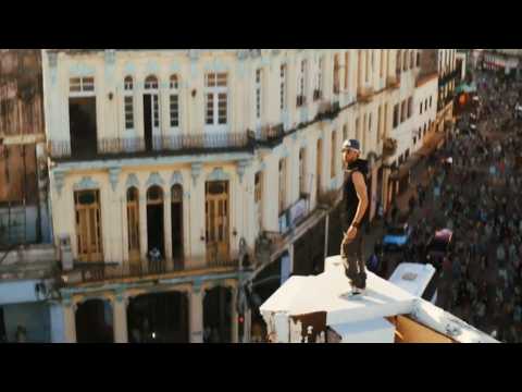 VIDEO : Enrique Iglesias estrena videoclip 'Sbeme la radio'