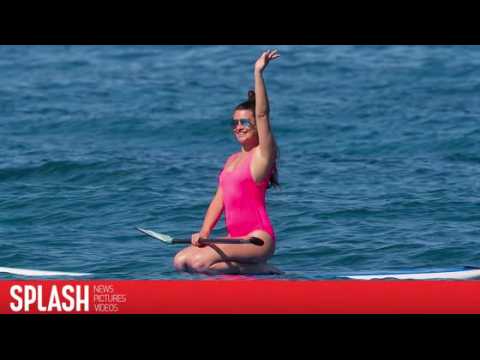 VIDEO : Lea Michele Vacations in Hawaii While You're Cold at Work