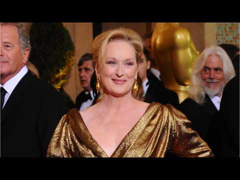 VIDEO : Karl Lagerfeld is Ruining the Oscars for Meryl Streep