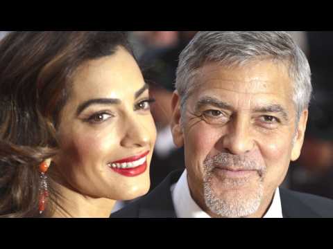 VIDEO : Amal Clooney And George Clooney Enjoy A Date Night In Paris