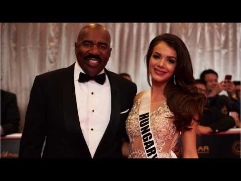VIDEO : Steve Harvey Has A Message For Warren Beatty