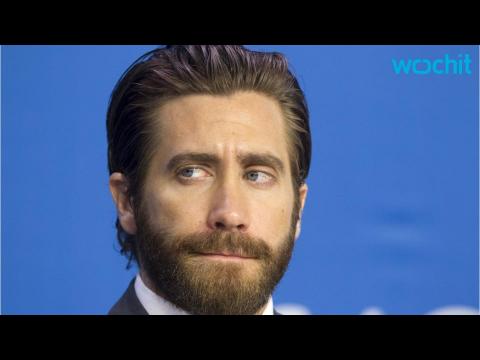 VIDEO : Jake Gyllenhaal Once Wrote a Complaint Letter About Chicken Sandwiches