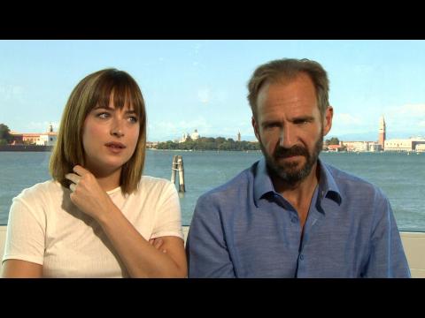 VIDEO : Exclusive Interview: Dakota Johnson and Ralph Fiennes discuss nude scenes