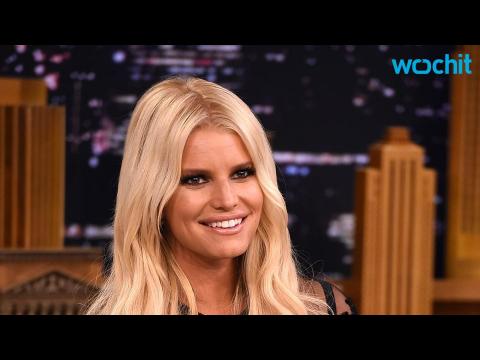 VIDEO : Jessica Simpson Celebrates Her Career in Fashion With 3 Special Dates