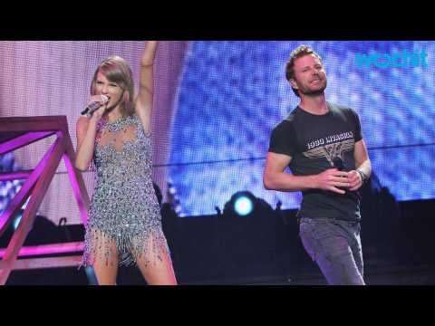 VIDEO : Taylor Swift And Dierks Bentley Duet on 'Every Mile a Memory'