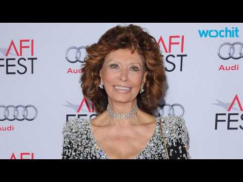 VIDEO : Sophia Loren, 81, Gets Her Own Dolce & Gabbana Shade of Lipstick