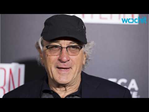 VIDEO : Robert De Niro Reportedly Storms Out of 