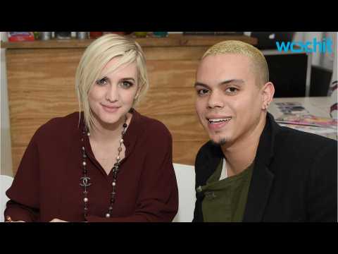 VIDEO : Ashlee Simpson Ross Shares First Photo of Baby Jagger Snow Ross!