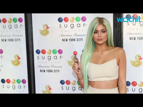 VIDEO : Kylie Jenner Just Took the Birthday Gift Game to a Whole New Level