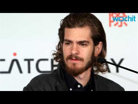 VIDEO : Andrew Garfield Says New Movie Helped Heal Family Wounds, Recalls Tearful Five-Hour Conversa