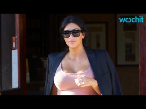 VIDEO : Kim Kardashian Shows Off Major Cleavage...