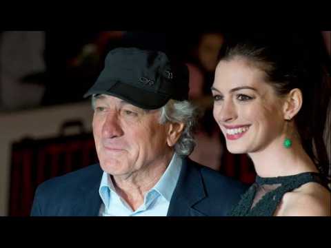 VIDEO : Anne Hathaway et Robert De Niro  Londres pour Le Nouveau Stagiaire