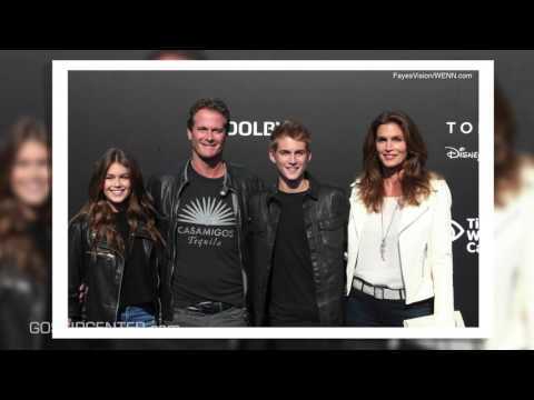 VIDEO : Cindy Crawford Offers Lookalike Daughter Modeling Advice