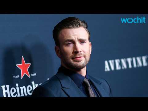 VIDEO : Chris Evans and Hayley Atwell Help Fan With Epic Proposal