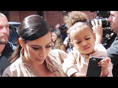 VIDEO : Kim Kardashian devrait accoucher à Noël