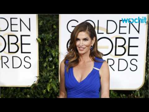 VIDEO : Cindy Crawford Wrote Book to Mark 50th Birthday