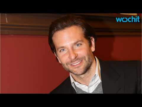 VIDEO : Bradley Cooper Says He is Bad in the Kitchen