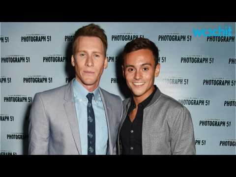 VIDEO : Screenwriter Dustin Lance Black, British Olympian Engaged