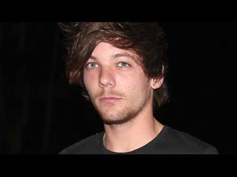 VIDEO : Louis Tomlinson Expecting a Daughter