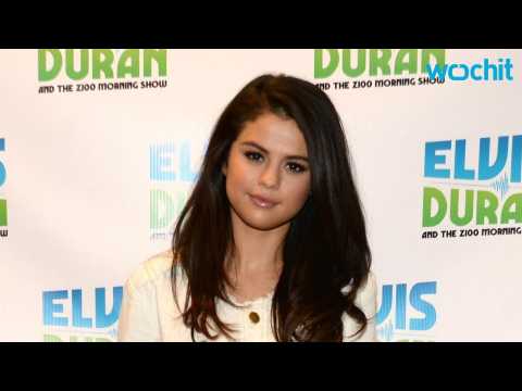 VIDEO : Selena Gomez Admits Her Hair is Fake