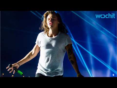 VIDEO : You're Never Too Old to Crush On Harry Styles