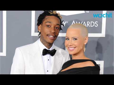 VIDEO : Amber Rose and Wiz Khalifa Snapping Selfies Together at the SlutWalk Event