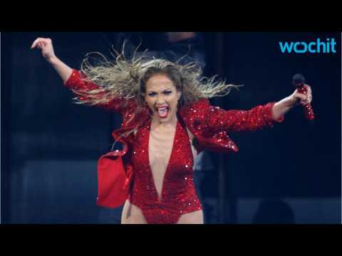 VIDEO : Jennifer Lopez to Host the 2015 American Music Awards