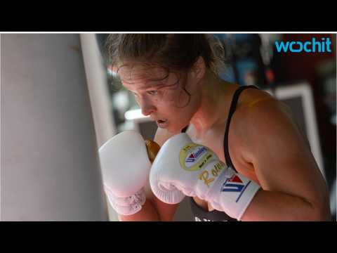 VIDEO : Why Ronda Rousey Is No Longer a Belieber...