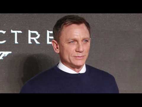 VIDEO : Daniel Craig Would Rather Slit His Wrists Than Continue in Bond Franchise