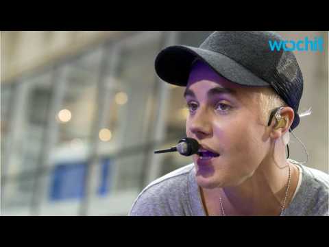 VIDEO : Justin Bieber Could Sue Over Nude Pics