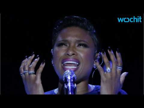 VIDEO : Who Helped Jennifer Hudson to Cope With Her Family Tragedy