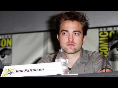 VIDEO : Robert Pattinson Thought Edward Cullen Was Depressed and Suicidal