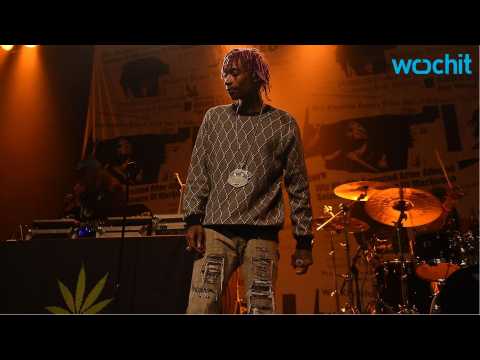 VIDEO : Wiz Khalifa Cited for Public Urination in Pittsburgh