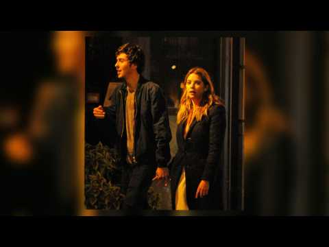 VIDEO : Ashley Benson and Nat Wolff holding hands in New York