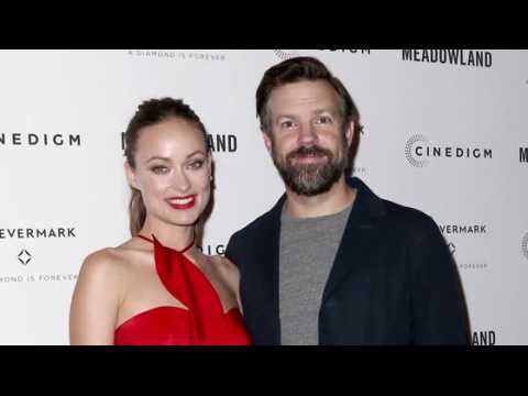 VIDEO : Olivia Wilde Joined By Husband Jason Sudeikis At Meadowland Premiere