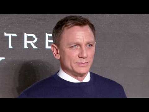 VIDEO : Daniel Craig Told to 'Shut Up' by Execs After Badmouthing Bond