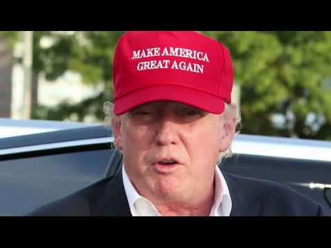 VIDEO : Donald Trump Will Host SNL on Nov. 7
