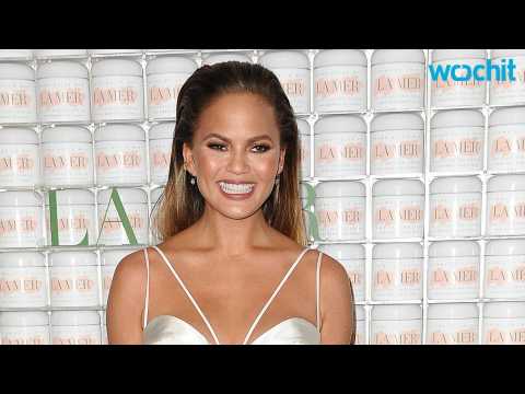VIDEO : Chrissy Teigen Is Radiant In First Appearance Since Pregnancy Announcement