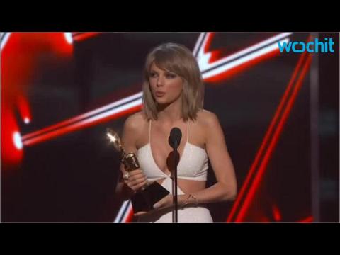 VIDEO : Taylor Swift Wins A Emmy And Celebrates On Instagram