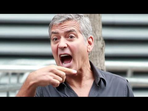 VIDEO : George Clooney Takes Aim at Donald Trump