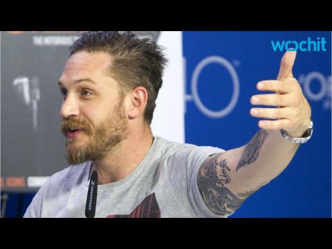 VIDEO : Tom Hardy Fires Back at Reporter Over Sexuality Question