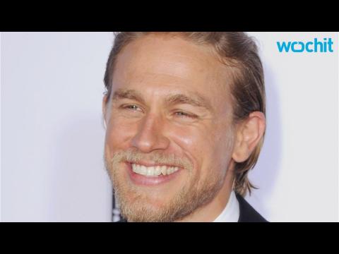 VIDEO : Charlie Hunnam Couldn't Be More Charming While Chatting With Fans