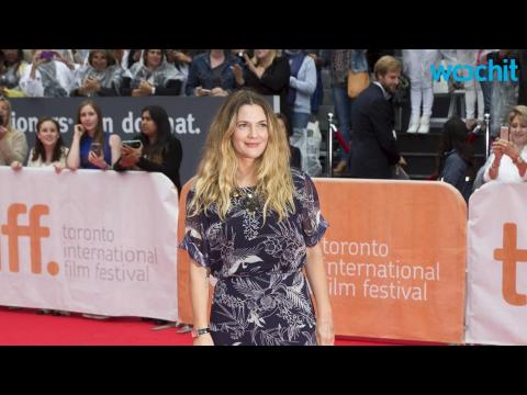 VIDEO : Drew Barrymore Stuns at Latest Red Carpet Appearance