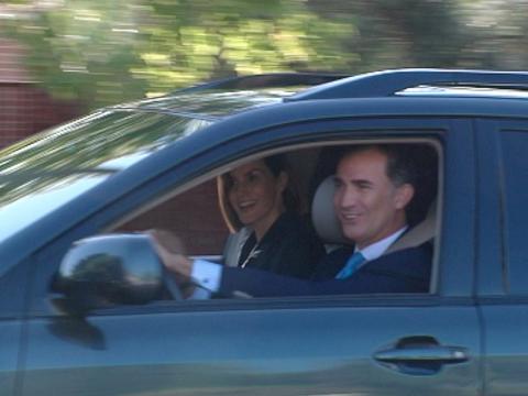 VIDEO : Exclu Vido : Felipe et Letizia d'Espagne : retour  l'cole pour les princesses Leonor et S